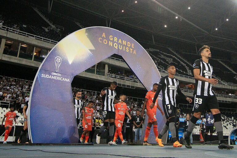 Botafogo pode assumir liderança do Grupo A na Sul-Americana se vencer lanterna; entenda