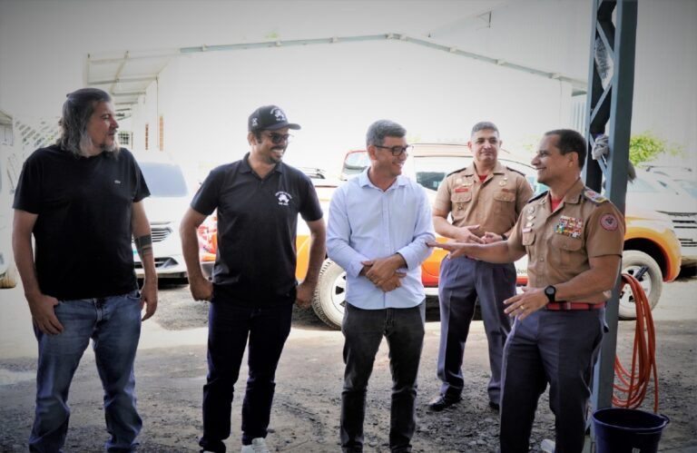 COMANDANTE DO CORPO DE BOMBEIROS DO ES É RECEBIDO POR DANIEL E FAZ PRELEÇÃO PARA A GUARDA MUNICIPAL