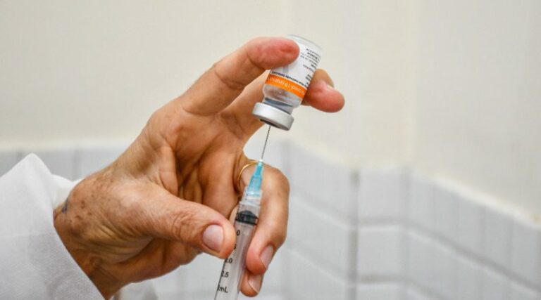 Dia D: Linhares aplica vacina contra a Gripe e Covid em 6 locais neste sábado (6)   		
