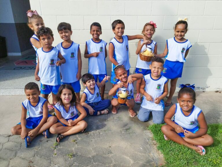 Escola do Planalto desenvolve atividades com o mascote da coleção de Educação Infantil do Sistema Aprende Brasil   		