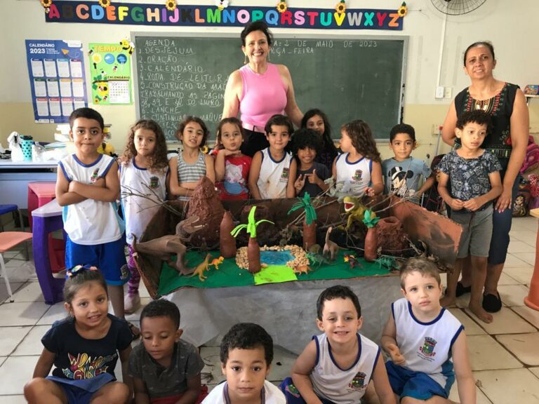 Escola do bairro Juparanã promove aulas dinâmicas e criativas com livro infantil   		
