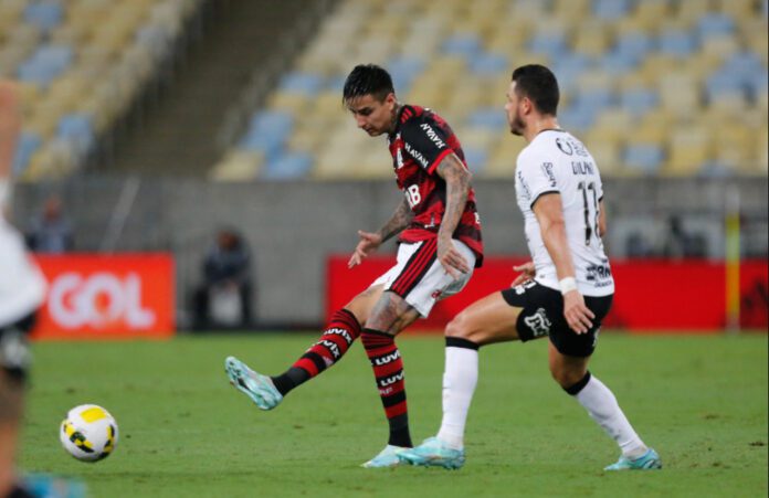 Corinthians venceu dois dos últimos dez jogos contra o Flamengo