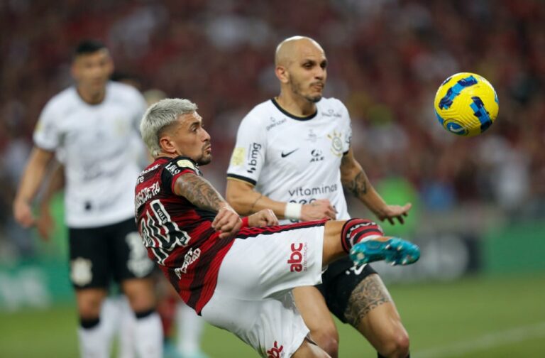 Desde último encontro, Corinthians e Flamengo somam cinco troca de técnicos