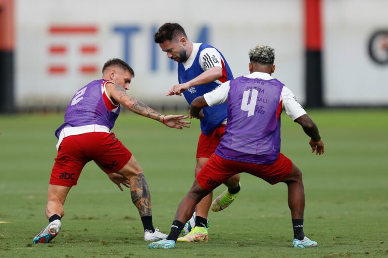 Dúvidas e tempo curto: Sampaoli terá problemas para escalar Flamengo na Copa do Brasil