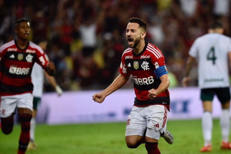 Flamengo bate Goiás e enfim ganha primeiro jogo pelo Brasileiro com Sampaoli