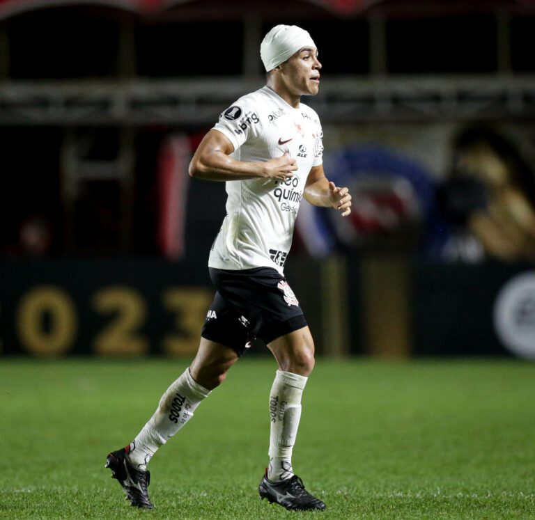 Escalação do Corinthians: Roni ganha vaga no meio-campo contra o Fluminense