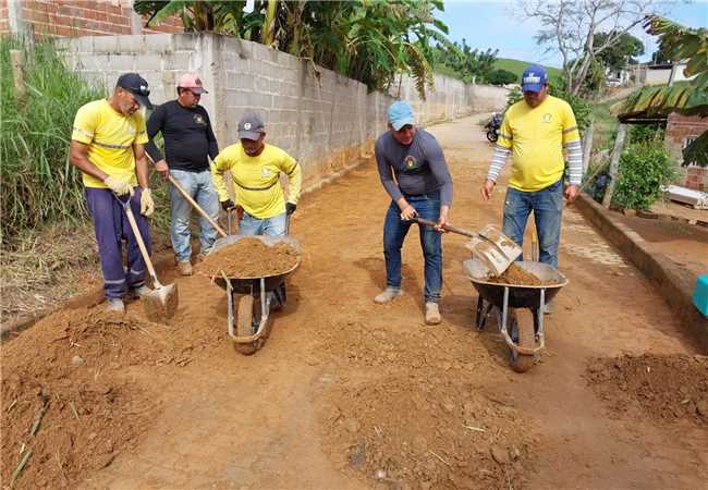 MORRO DO CABELO RECEBE SERVIÇOS DE CAPINA E ROÇADA