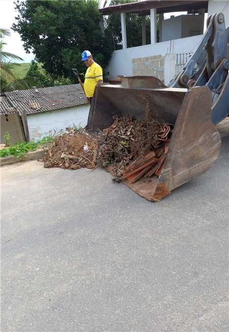 RUAS DO ROSA MEIRELES RECEBEM AÇÃO DE REMOÇÃO DE LIXOS E ENTULHOS