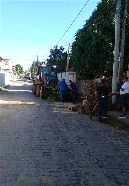 SEMANA DE LIMPEZA E RETIRADA DE ENTULHOS EM RUAS DO LITORAL