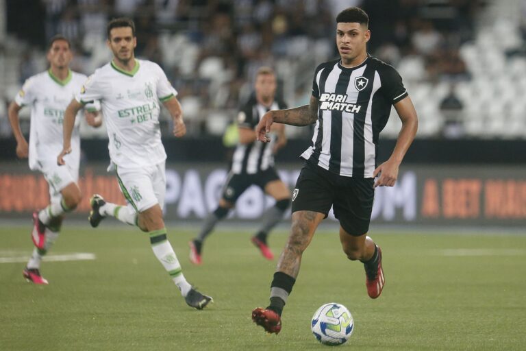 Luís Henrique mira títulos com o Botafogo na temporada: “Queremos levar tudo”