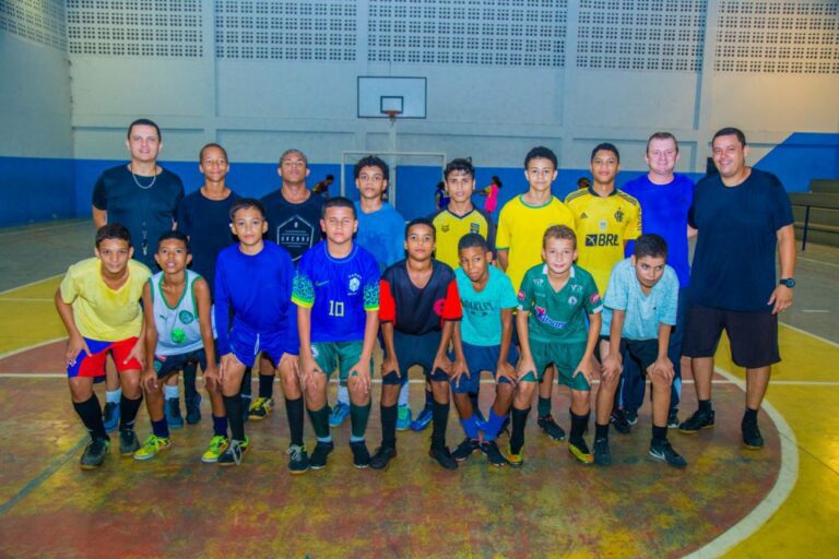 Mais de mil alunos participam do Projeto Educação Esportiva na Rede nas escolas municipais de Linhares   		