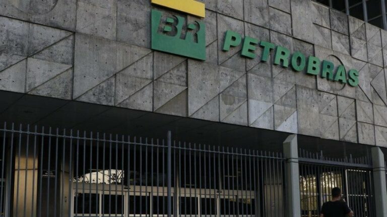 Petrobras muda política de preços dos combustíveis