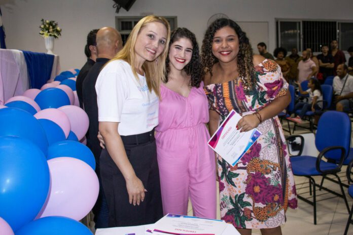 Piúma realiza formatura de 100 alunos do Qualificar ES