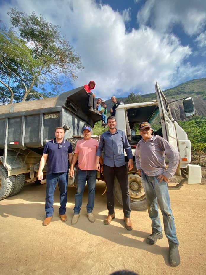 Prefeito e Secretário de Agricultura visitam obras que impulsionam o desenvolvimento em Nova Venécia