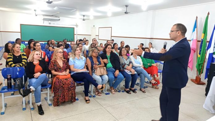 Prefeitura implanta o Projeto Xadrez Pedagógico nas escolas em tempo integral