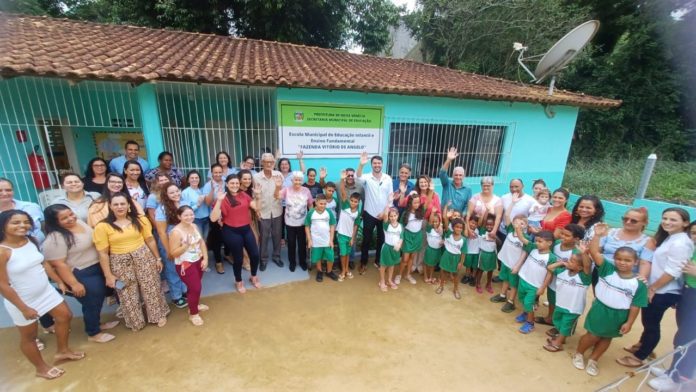 Prefeitura inaugura reforma da Emeief “Fazenda Vitório de Ângelo”, em Serra de Cima