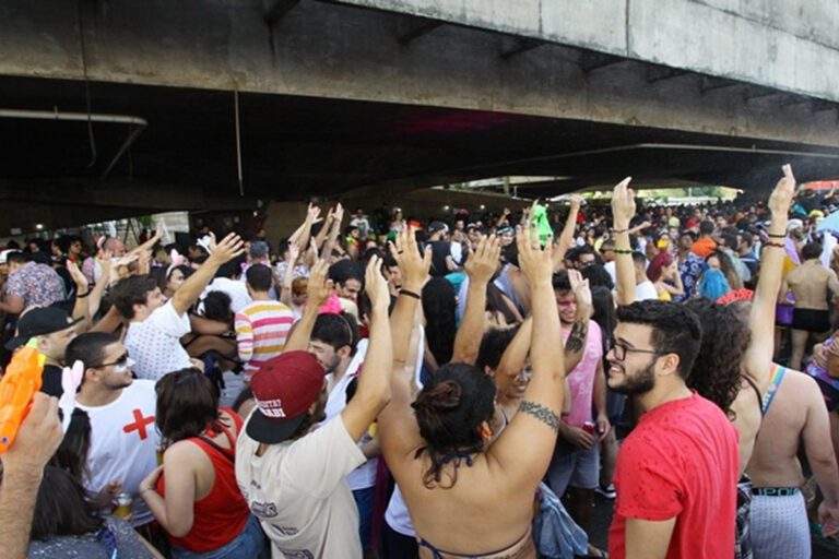 Proposta para proteger crianças em festa popular