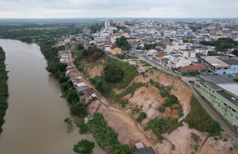 SONDAGEM PARA ESTUDO DE SOLO QUE VAI ORIENTAR OBRA DE CONTENÇÃO NA LADEIRA DO BESOURO COMEÇOU NESTA SEXTA-FEIRA