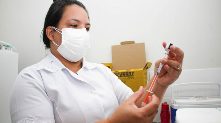Secretaria de Saúde alerta para importância de tomar a vacina contra tétano   		