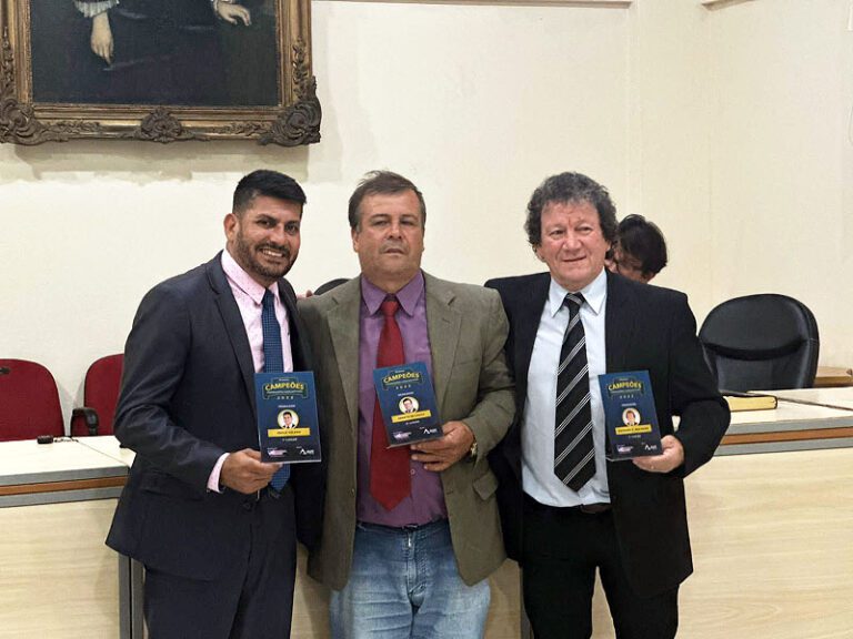 Itapemirim: vereadores recebem prêmio “Campeões de Produção Legislativa 2022”
