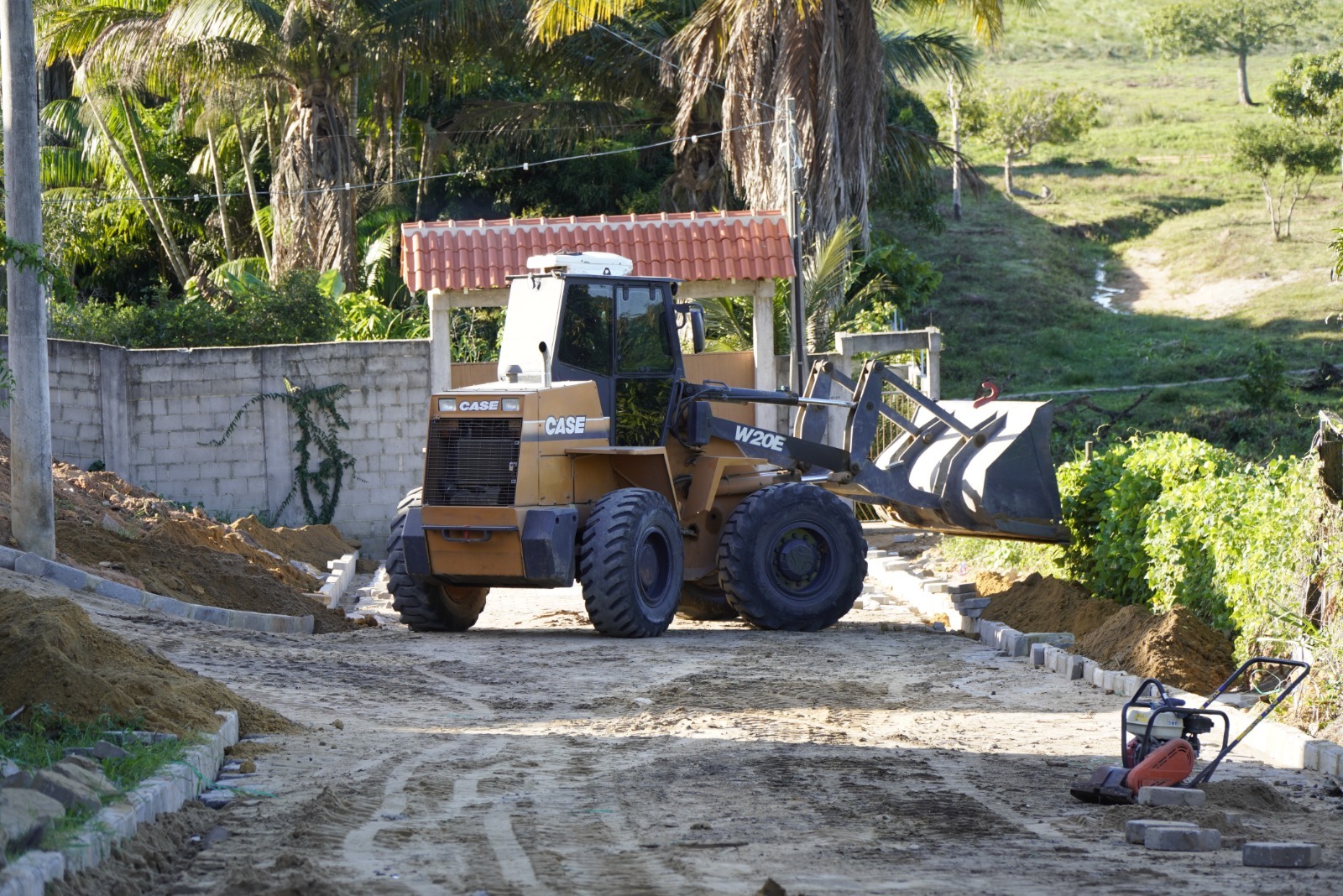 PREFEITURA DE SÃO MATEUS EM AÇÃO: MAIS RUAS PAVIMENTADAS NO BAIRRO AVIAÇÃO