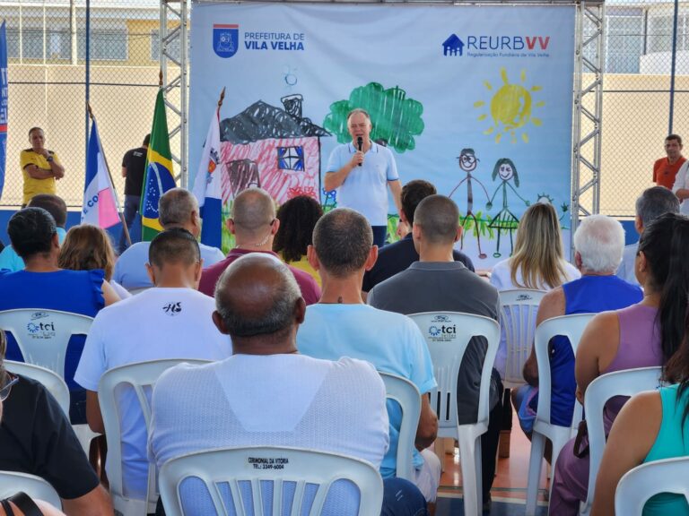 Governador inaugura quadra e visita obras de macrodrenagem em Vila Velha