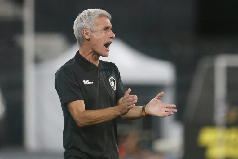 Botafogo anuncia saída de Luís Castro, a caminho do Al Nassr