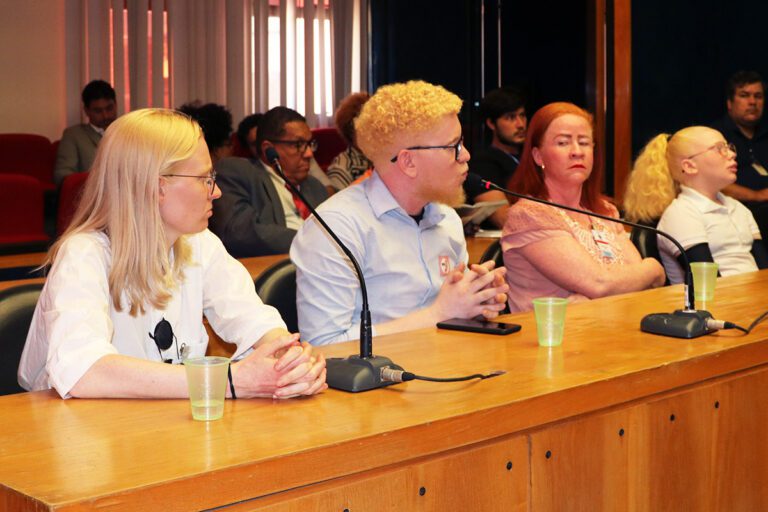 Colegiado ouve demandas de pessoas albinas