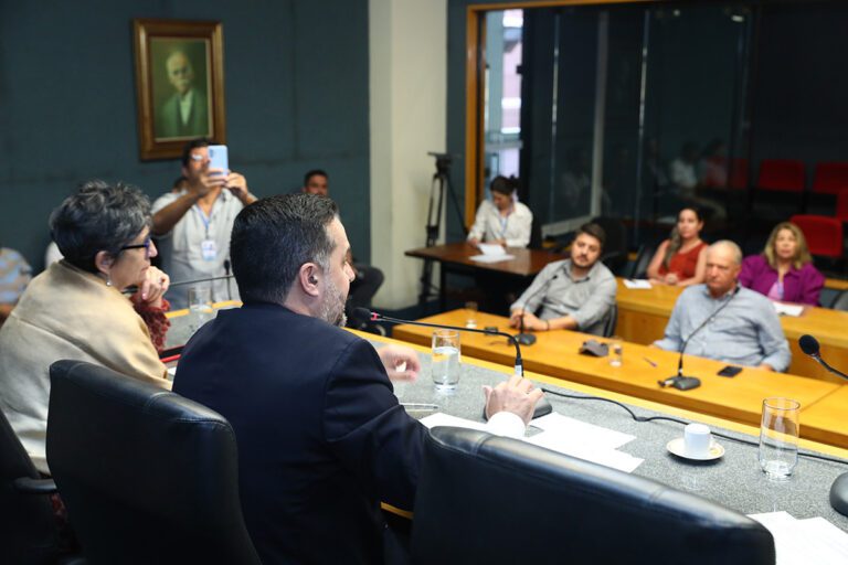 Comissão quer reparação da Samarco