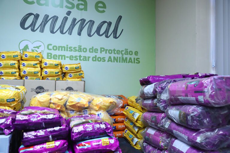 Espaço Pet recebe doações para animais