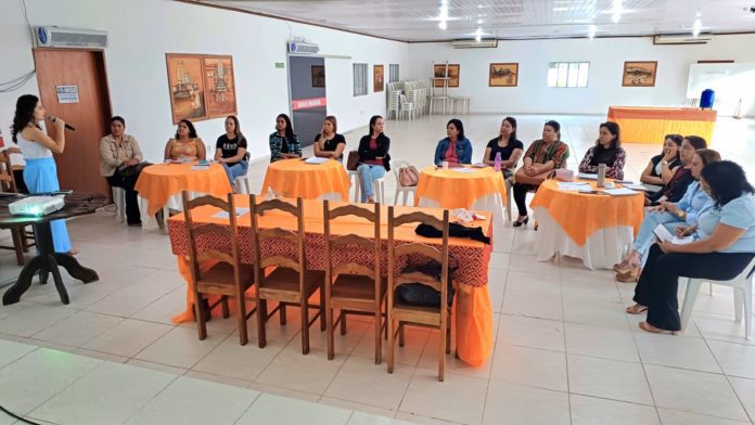 Estudos de fundamentos da psicologia para formação de professores da educação especial