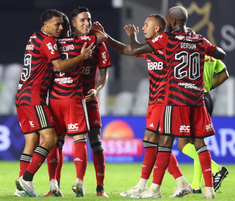 Everton Ribeiro destaca resposta do Flamengo em vitória sobre o Santos