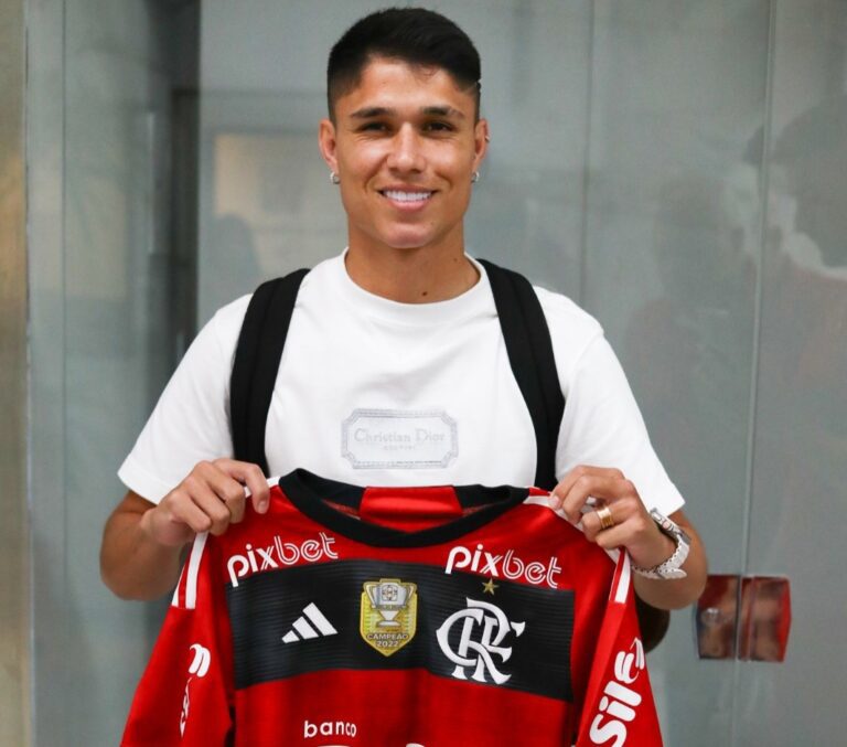 Novo reforço do Flamengo, Luiz Araújo desembarca no Rio de Janeiro