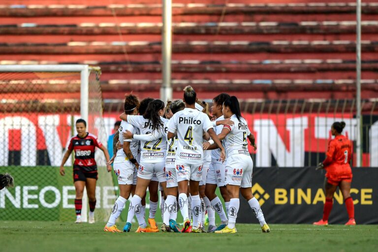 Santos bate o Flamengo no Rio e abre boa vantagem nas quartas do Brasileirão feminino