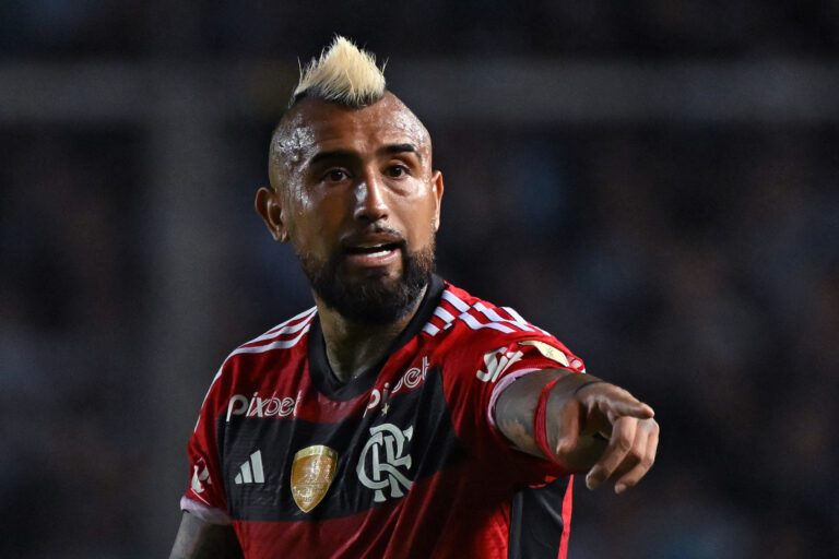 Vidal revela que se incomoda em ser reserva no Flamengo: “Não concordo”