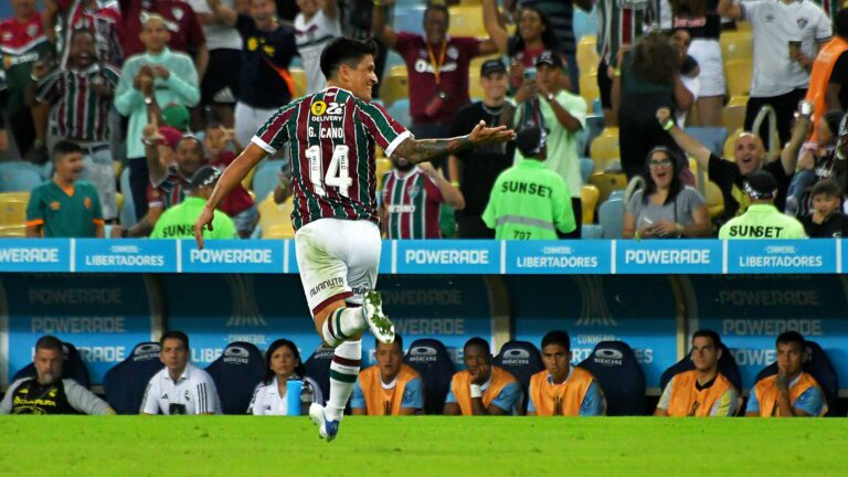 Artilheiro, Cano atinge a marca de 70 gols com a camisa do Fluminense