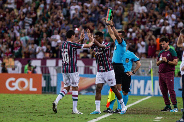 Diniz reconhece apoio em momento ruim do Fluminense: “Futebol é muito louco”