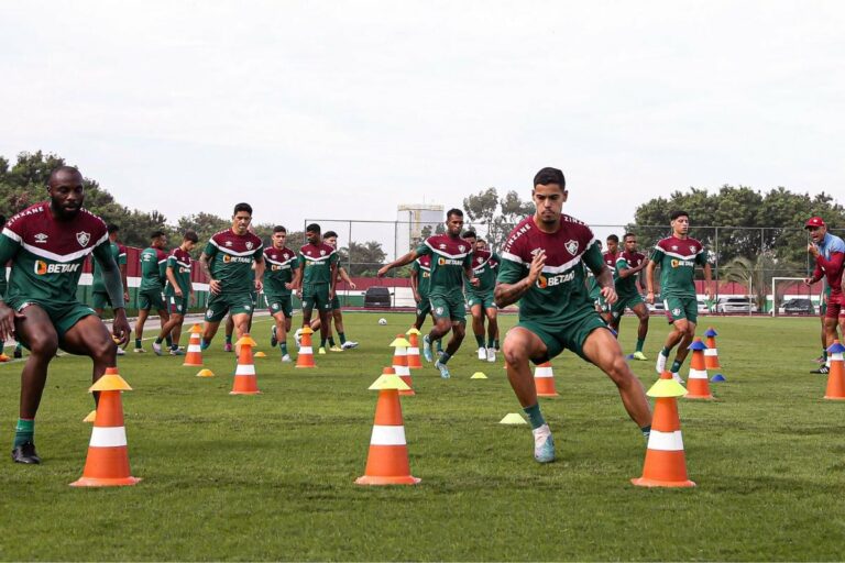 Fernando Diniz inicia a semana de treinos com reforços e dúvidas no Fluminense