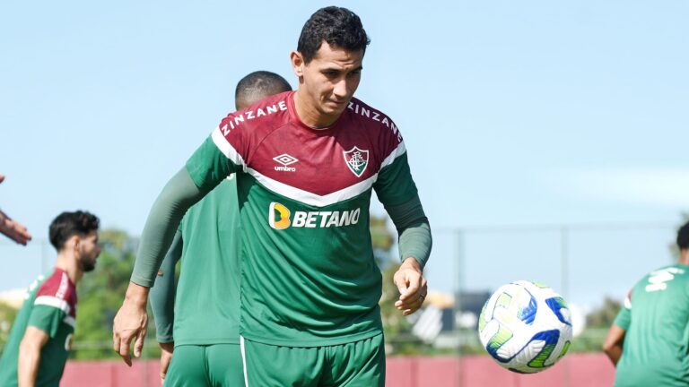 Ganso se recupera de dores no pé e volta a treinar pelo Fluminense