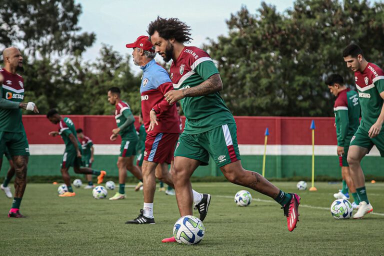 Marcelo apresenta sintomas de gastroenterite viral e desfalca o Fluminense contra o Atlético-MG