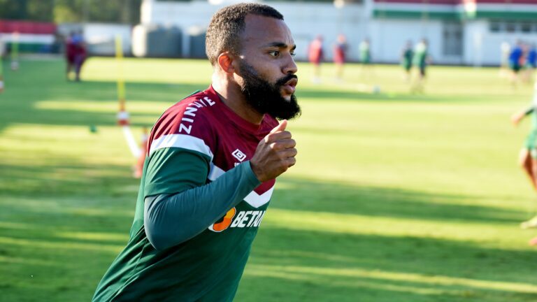 Samuel Xavier projeta jogo do Fluminense contra Atlético-MG e destaca vantagem em retrospecto