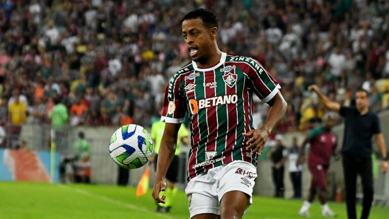 ​​​​​​​Keno sai em defesa de Marcelo no Fluminense: “Um cara multicampeão, humilde, de grupo”