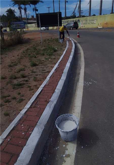 Serviços públicos: pintura, limpeza e corte de grama em Itapemirim