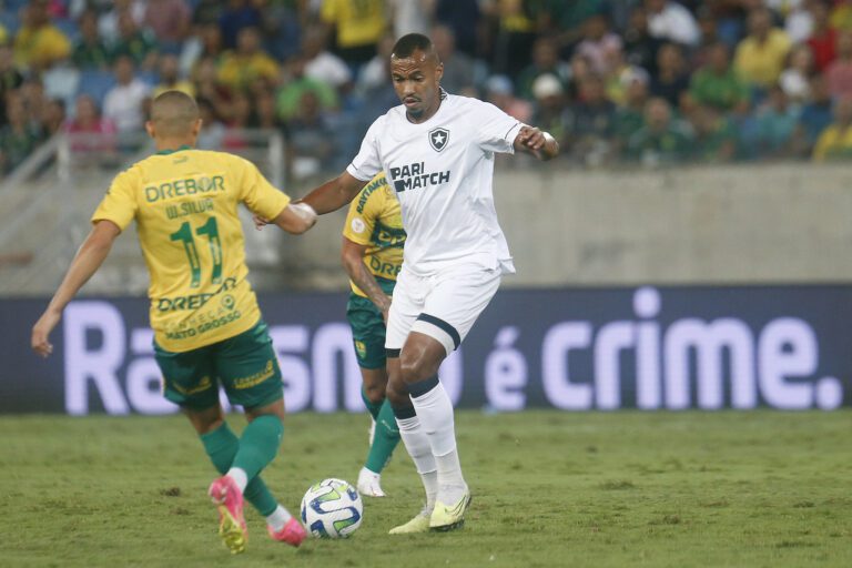 Marlon Freitas celebra mais uma vitória do Botafogo e fala em “decisão” contra o Palmeiras