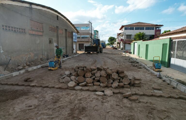 OBRAS NA ORLA DE GURIRI REFLETEM DIRETAMENTE EM MELHORIAS DE MAIS RUAS DO BALNEÁRIO