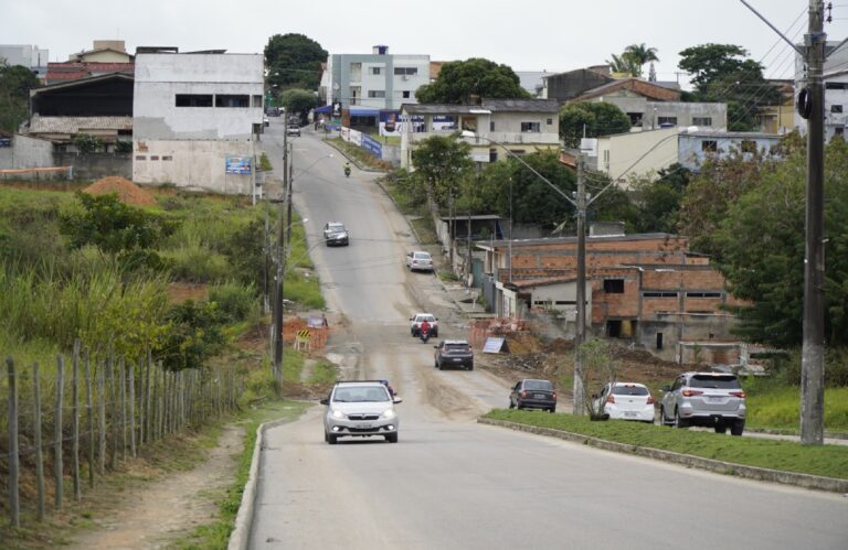 PREFEITURA DE SÃO MATEUS LIBERA TRÂNSITO NA LADEIRA DA ANTÁRTICA: OBRAS PARA CONTER ALAGAMENTOS CONTINUAM