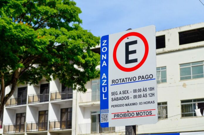 Rotativo: moradores do Centro que não possuem garagem podem solicitar gratuidade do estacionamento   		