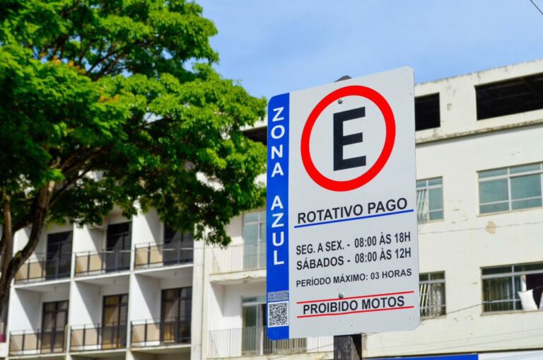 Rotativo: moradores do Centro que não possuem garagem podem solicitar gratuidade do estacionamento   		