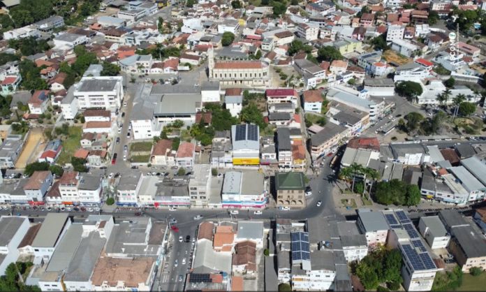 Ruas de Nova Venécia serão revitalizadas com sinalização vertical e horizontal