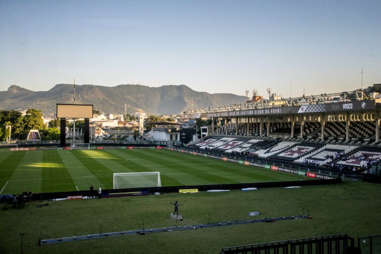 STJD pede punição semelhante a do Santos para o Vasco